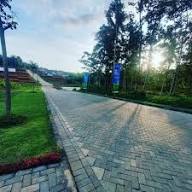 Suasana Jalan Utama Perumahan